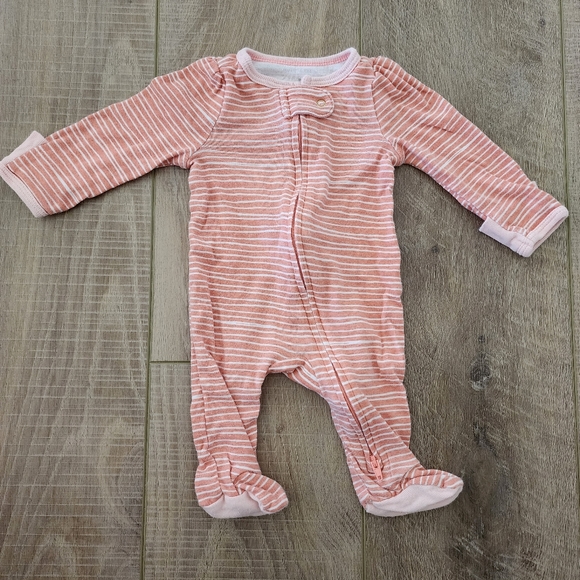 CLOUD ISLAND | Newborn Babygirl Pajama Bundle - Picture 4 of 7